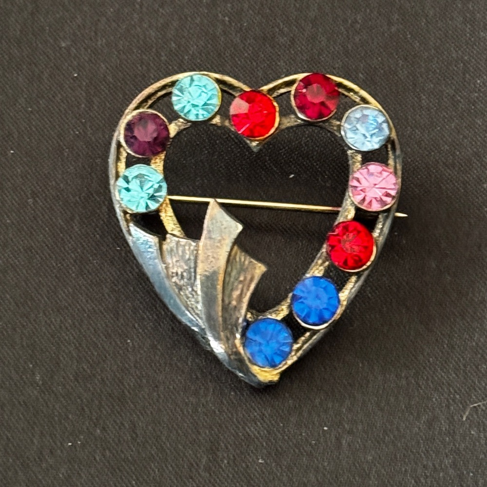 Collectible Vintage CATAMORE Heart shaped brooch with rhinestones
